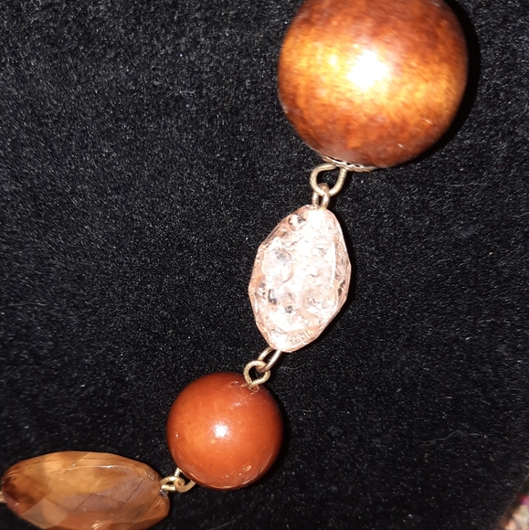 Set Wooden bead necklace and wood earrings - Picture 9 of 12